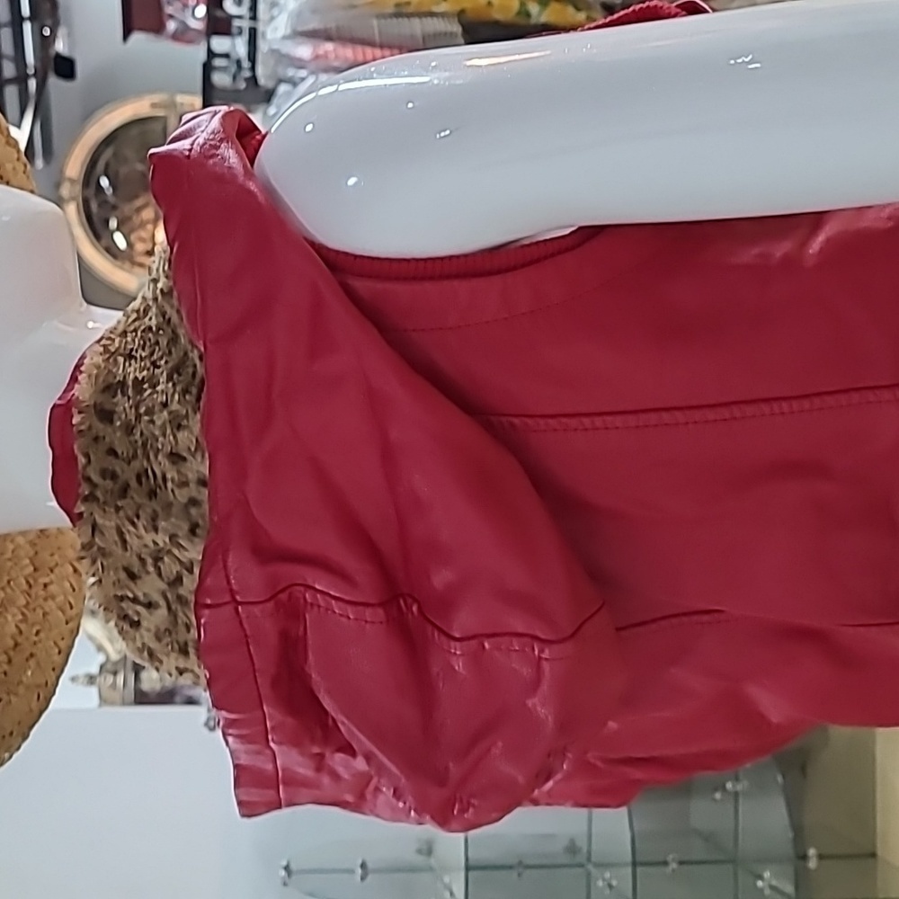YMI Red Vest - Picture 3 of 9